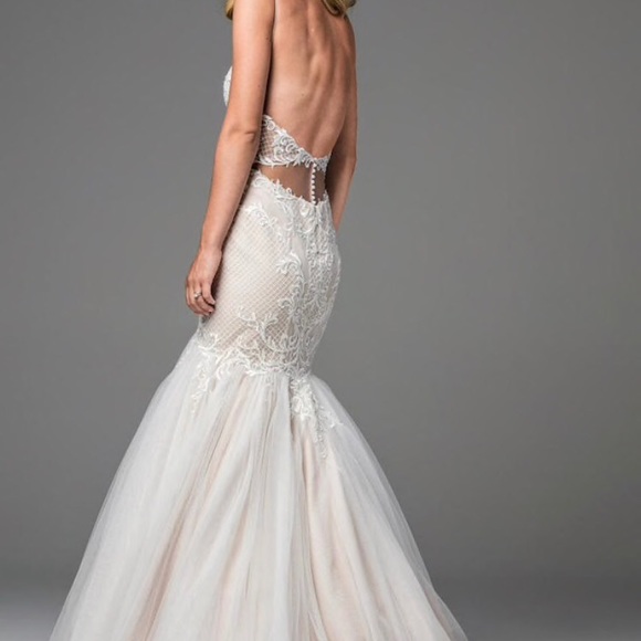 NWOT- fit and flare wedding dress